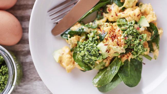 AVOCADO & CHILLI SCRAMBLE WITH SPINACH PESTO