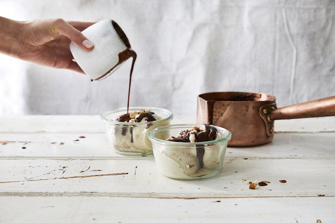 CHOC NUT FUDGE SAUCE