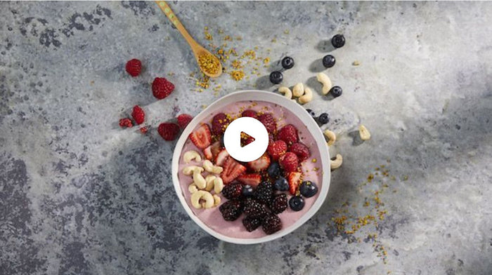 BERRY + CASHEW SMOOTHIE BOWL